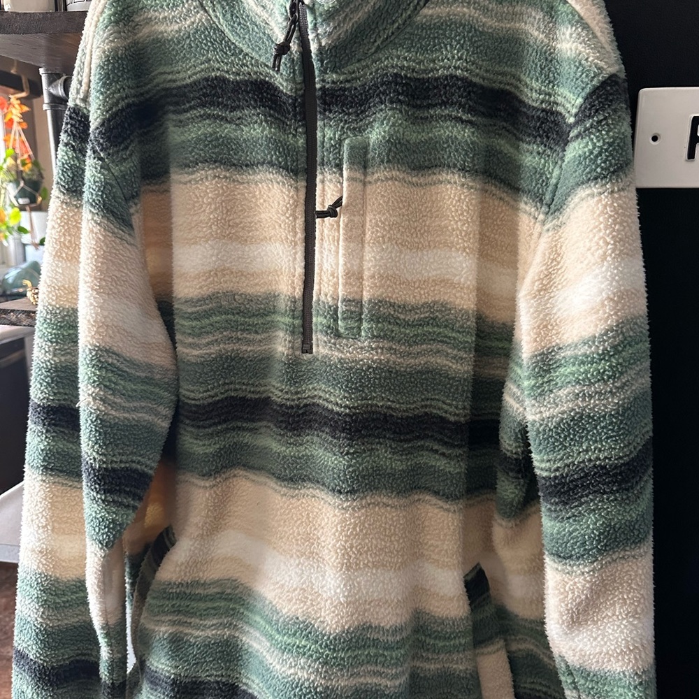 Billabong Fleece Striped Green and Cream XXL but Fits Like XL